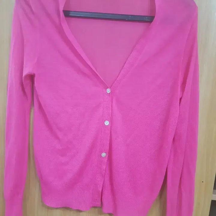 [BUNJANG] Pink V-Neck Cardigan (Size 55) / 핑크색 브이넥 가디건(55)