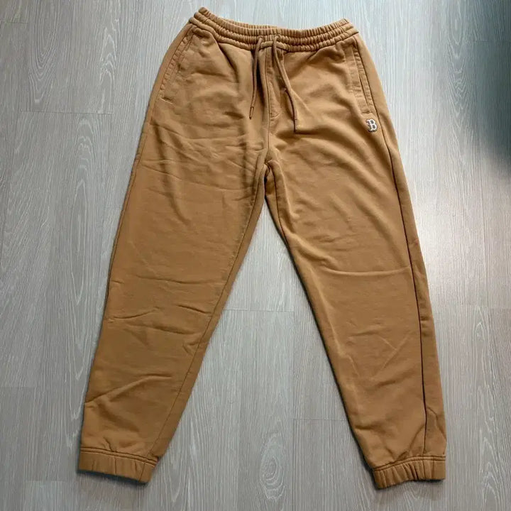 [BUNJANG] MLB Boston Sweatshirt and Jogger Pants Set / MLB 보스턴 카멜색 맨투맨 조거팬츠 세트