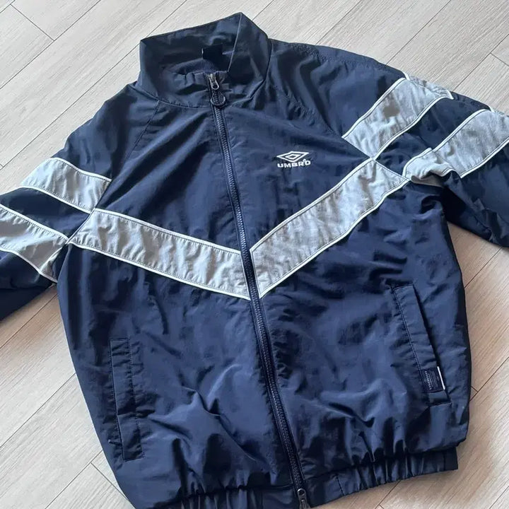 [BUNJANG] Umbro Windbreaker Navy / 엄브로 바람막이