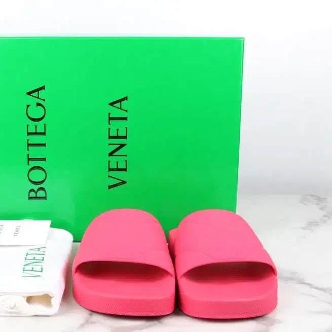 [BUNJANG] Bottega Veneta Matte Rubber Slide Sandals Pink 35 (220) / 보테가베네타 매트 러버 슬라이드 슬리퍼 핑크 35(220)