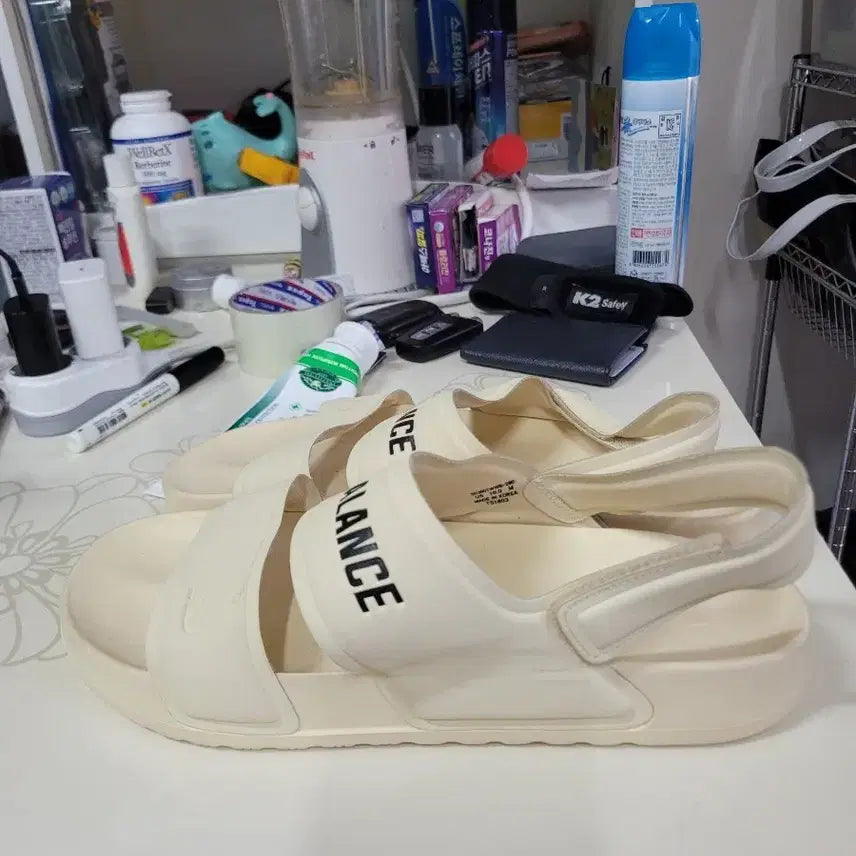 [BUNJANG] New Balance Beige Sandals (280mm) / 뉴발란스 샌들 베이지 색상 280