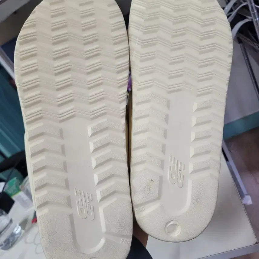 [BUNJANG] New Balance Beige Sandals (280mm) / 뉴발란스 샌들 베이지 색상 280