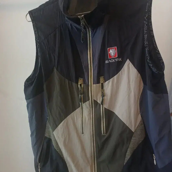 [BUNJANG] Black Yak Windbreaker Vest Size 95 / 블랙야크  바람막이 조끼 95