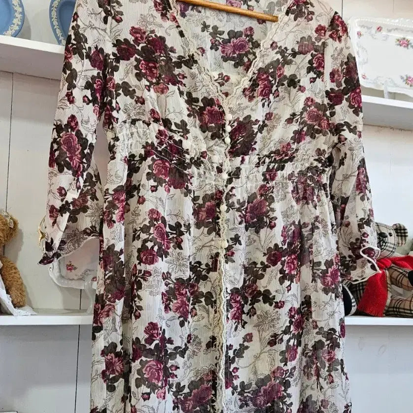 [BUNJANG] PIKABIA Antique Rose Floral Chiffon Long Blouse / 앤틱장미 플라워 쉬폰 롱블라우스