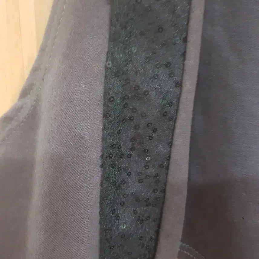 [BUNJANG] Sequin Embellished Vest (Size 55) / 스팽글 장식 조끼(55)
