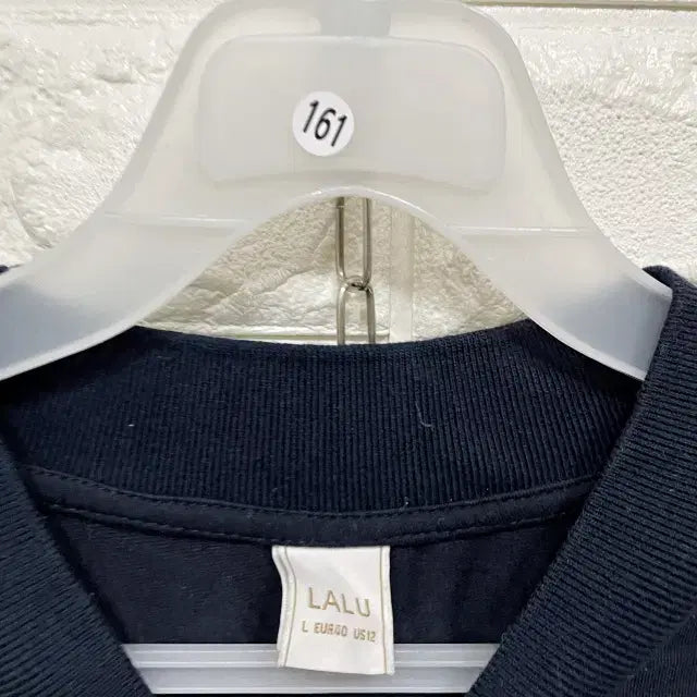 [BUNJANG] Shoulder Cut-out Long Sleeve T-shirt / 0161) 어깨트임 긴팔티셔츠