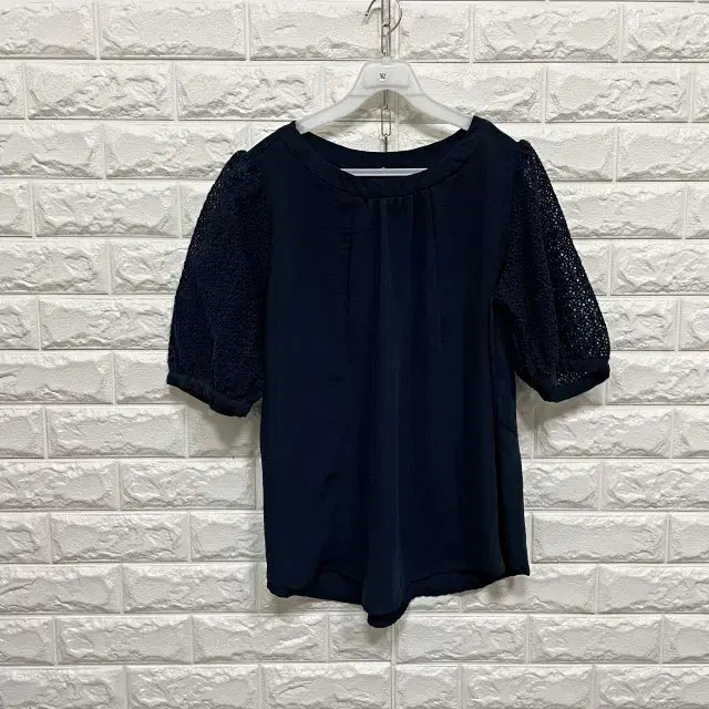 [BUNJANG] Punch Sleeve Short Sleeve Blouse / 0162) 펀칭 소매 반팔 블라우스