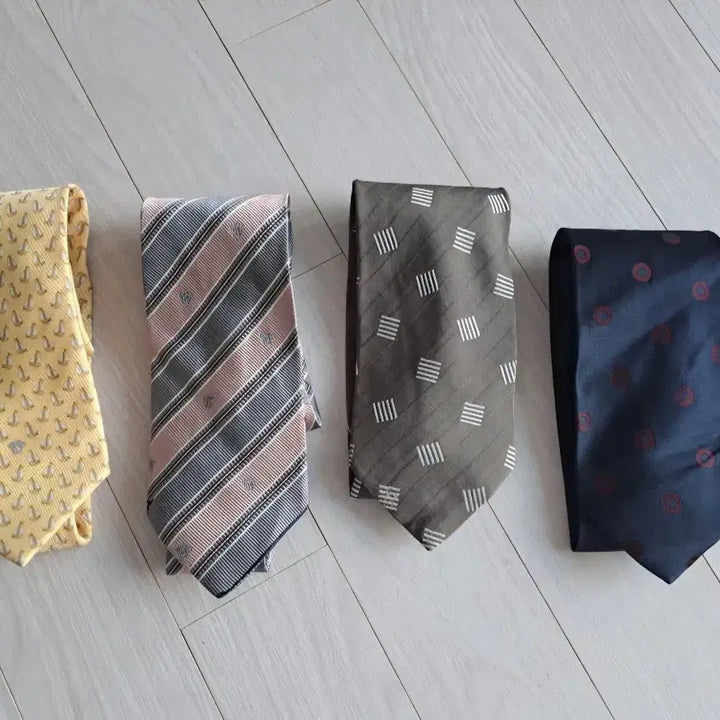 [BUNJANG] Versace Armani Tie Set (4 Pieces) / 베르샤체, 아르마니 넥타이 모음 (4종)