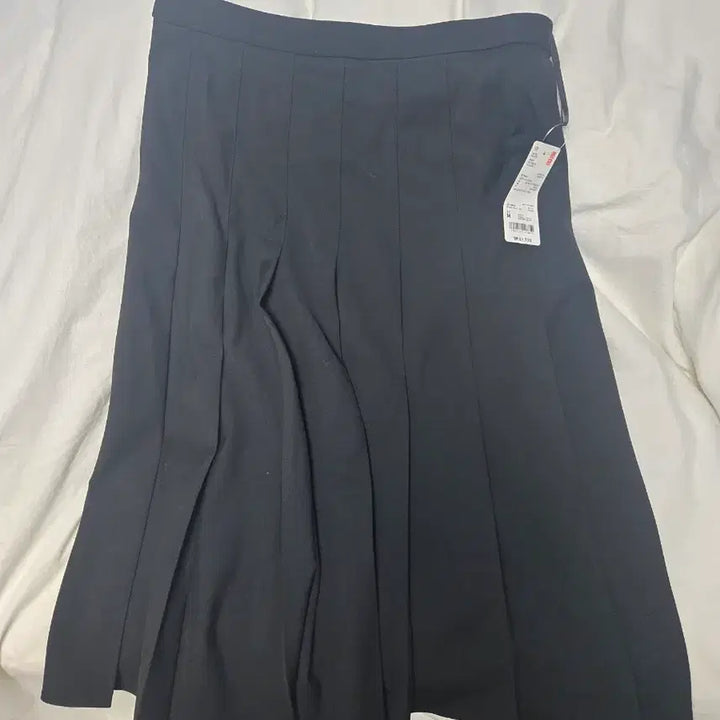 [BUNJANG] Uniqlo Wide Pleated Midi Skirt Black M / 유니클로 와이드 플리츠 미디 스커트 m