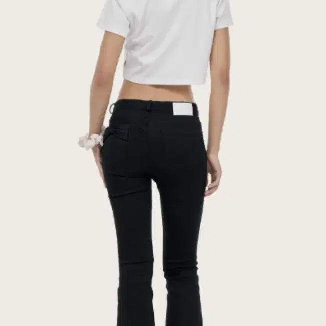 [BUNJANG] Clishure Black Ribbon Semi Low-Rise Jeans / 클리시어 블랙 리본 세미 로우라이즈 진