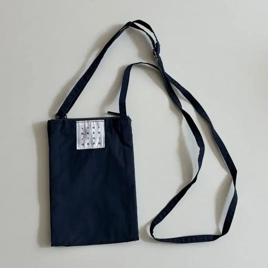 [BUNJANG] Ittysso Navy Mini Crossbody Bag / 아이띵소 네이비 미니 크로스백