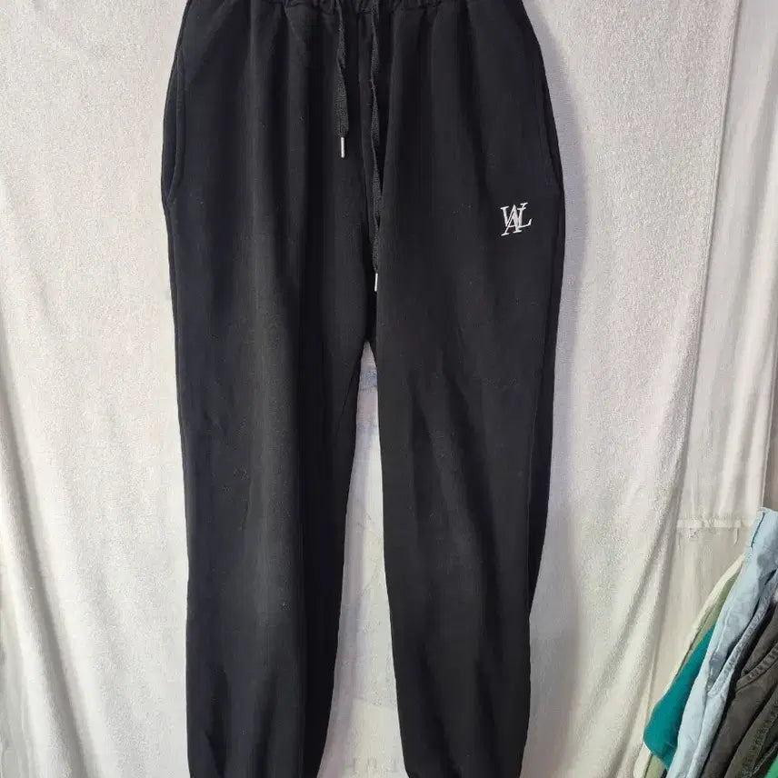 [BUNJANG] Wooalong Black Jogger Training Pants / 우알롱 블랙 조거 트레이닝 바지