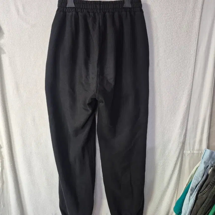 [BUNJANG] Wooalong Black Jogger Training Pants / 우알롱 블랙 조거 트레이닝 바지