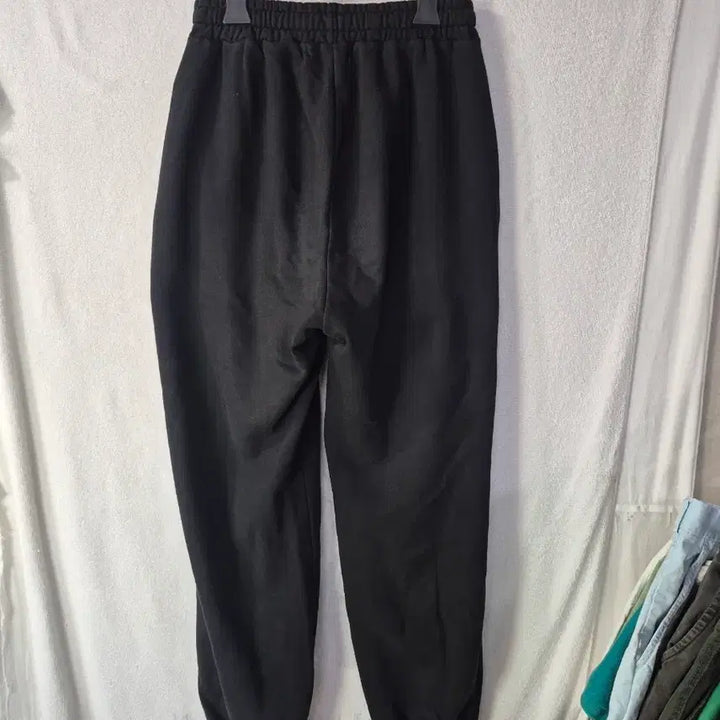 [BUNJANG] Wooalong Black Jogger Training Pants / 우알롱 블랙 조거 트레이닝 바지