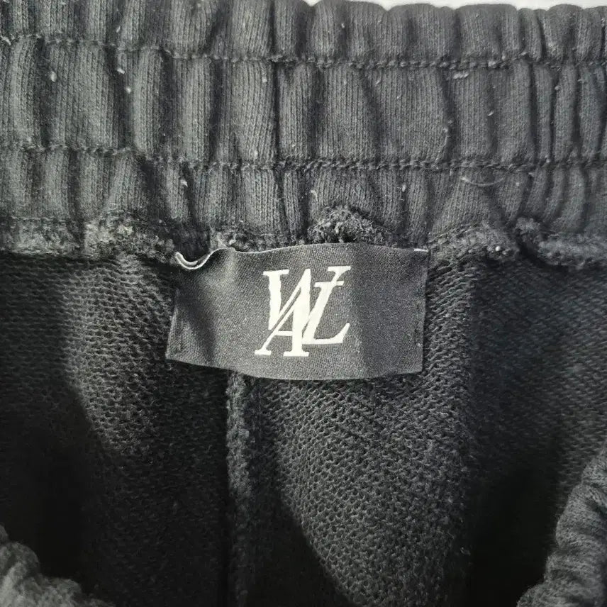 [BUNJANG] Wooalong Black Jogger Training Pants / 우알롱 블랙 조거 트레이닝 바지