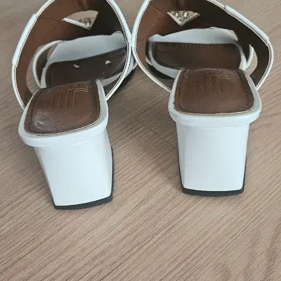 [BUNJANG] Lanvin Cubic Embellishment Sandals (240) / 랑방샌들240