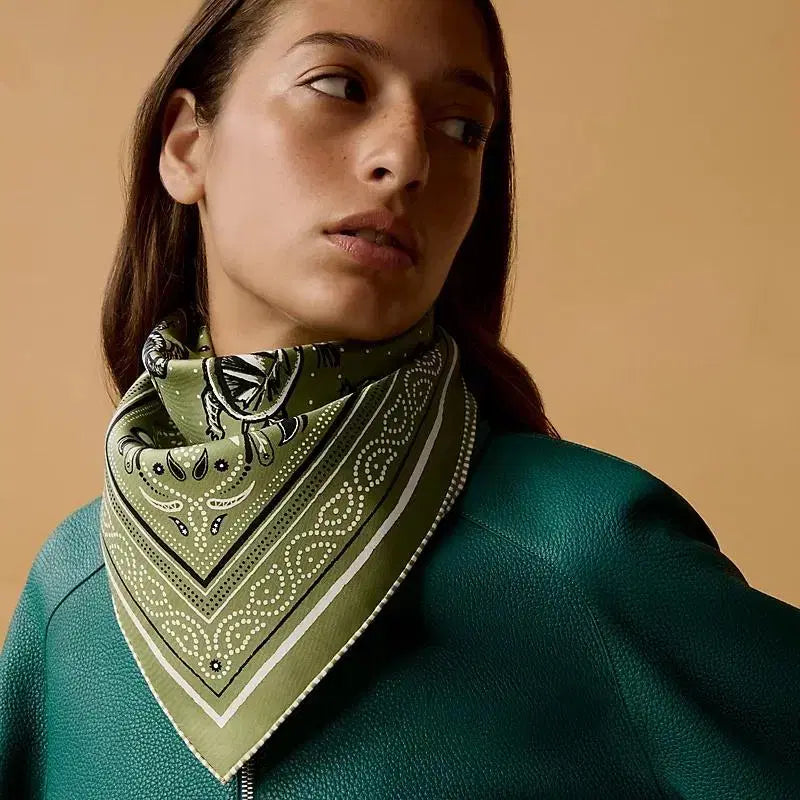 [BUNJANG] Hermès Les Tortues Bandana 55 Silk Twill Scarf / 에르메스 Les Tortues 반다나 55 여성 스카프 H044352S