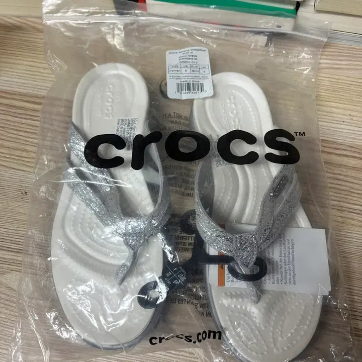 [BUNJANG] Crocs Sandals White Silver New / 크록스  샌들 화이트 실버 새상품