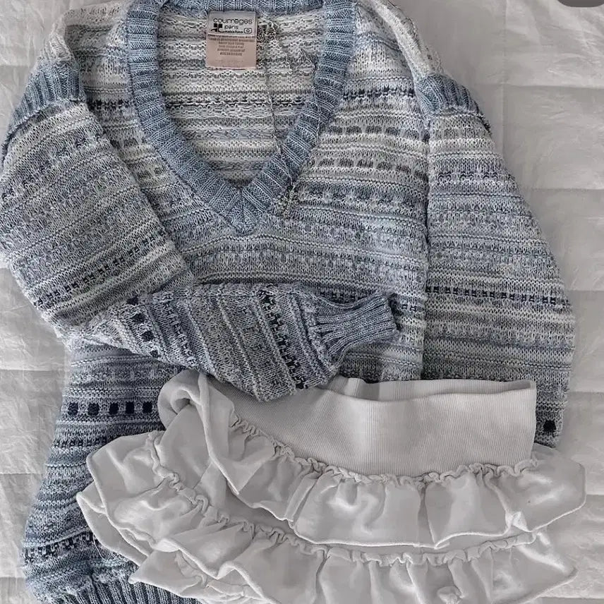 [BUNJANG] Courreges V-Neck Knit / 꾸레쥬 브이넥 니트