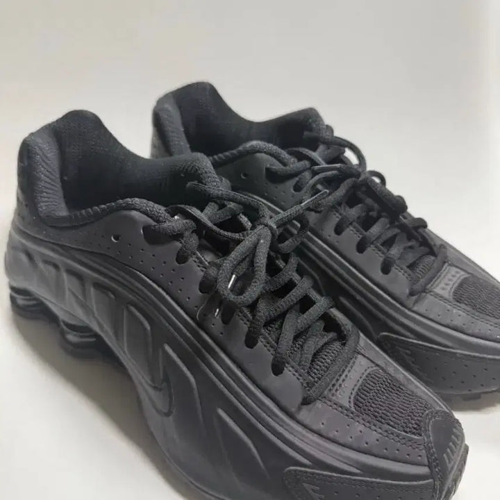 [BUNJANG] Nike Shox R4 Black Sneakers (270mm) / 나이키 샥스 R4 w 블랙 270