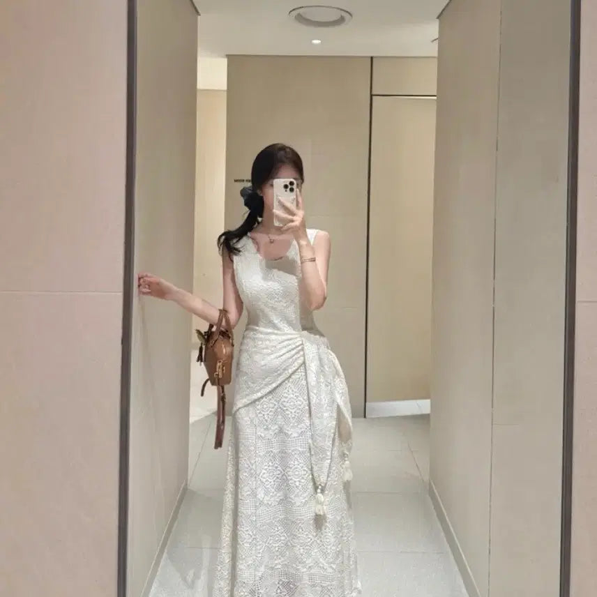 [BUNJANG] White Lace Hip Cover Shawl Set Sleeveless Top / (새상품)화이트 레이스 힙커버 숄세트 민소매 나시 유넥 자수 펀칭 랩 롱