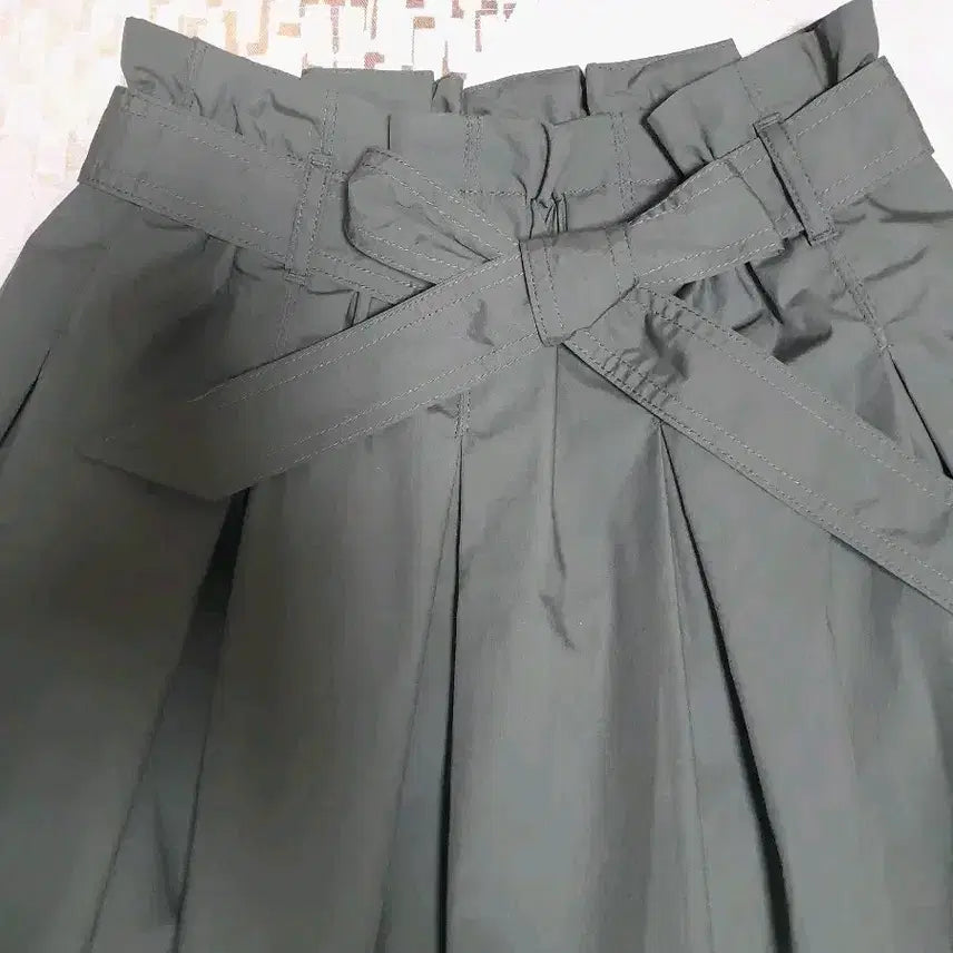 [BUNJANG] Uniqlo Khaki Ribbon Long Skirt (M) / [상태최상] 유니클로 카키색 리본 롱 스커트 M
