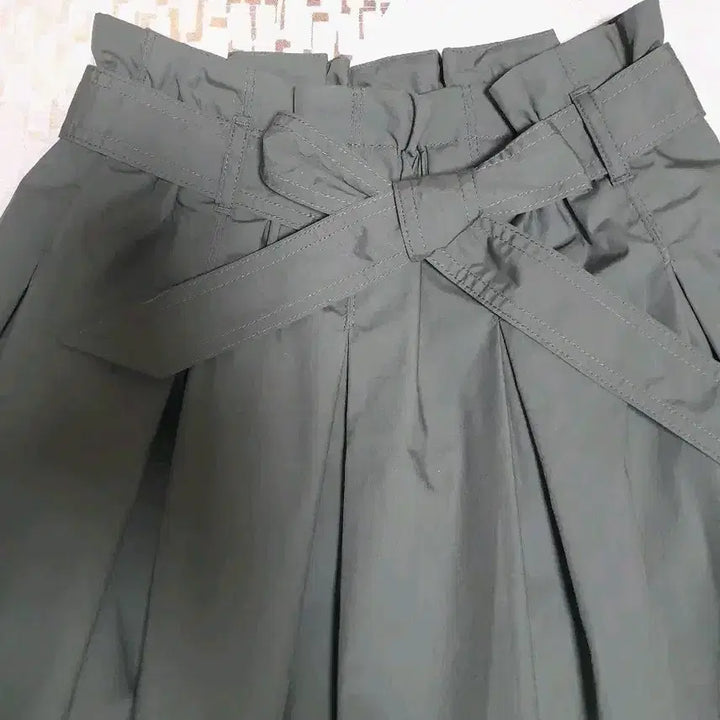 [BUNJANG] Uniqlo Khaki Ribbon Long Skirt (M) / [상태최상] 유니클로 카키색 리본 롱 스커트 M