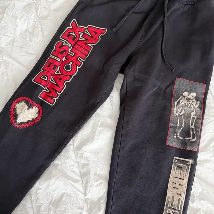 [BUNJANG] Deus Ex Machina Sweatpants / 데우스엑스마키나 스웻팬츠