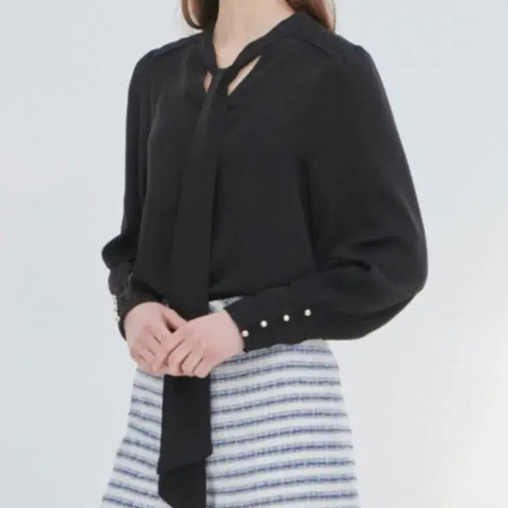 [BUNJANG] EGOIST Tie Detail Blouse / 에고이스트 타이 장식 블라우스