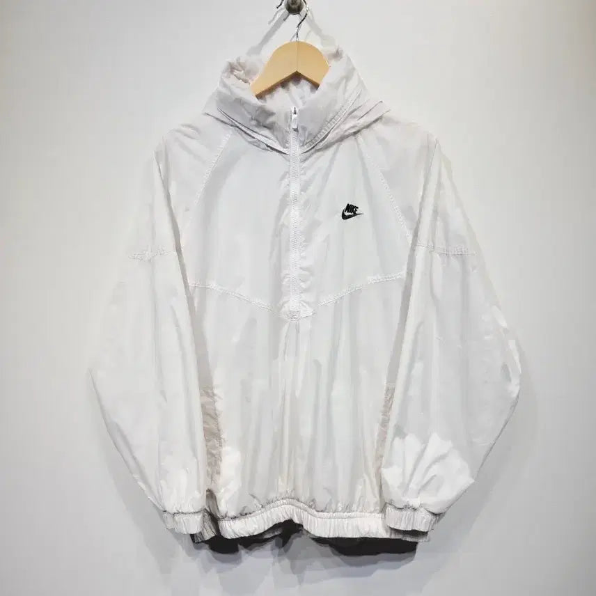 [SOLD OUT] 나이키(NIKE) 화이트 하프집업 아노락 바람막이