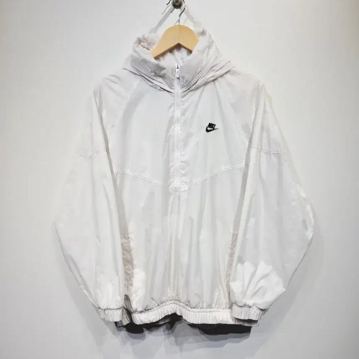 [SOLD OUT] 나이키(NIKE) 화이트 하프집업 아노락 바람막이