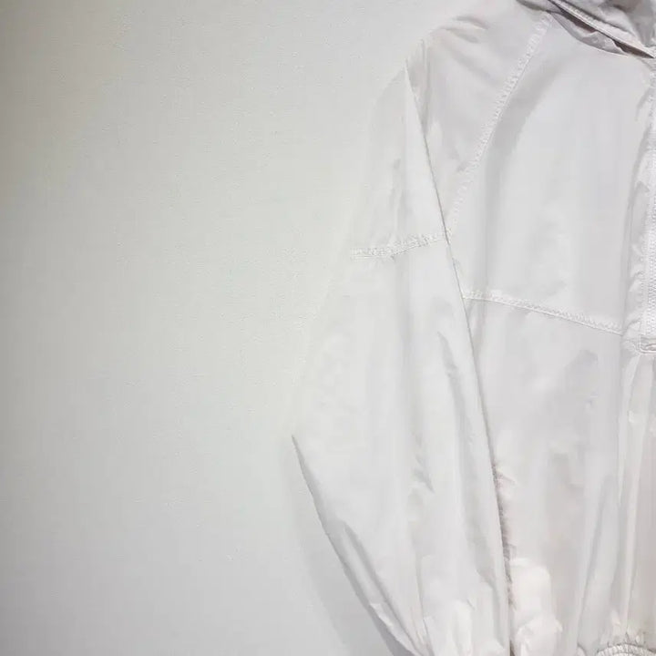 [SOLD OUT] 나이키(NIKE) 화이트 하프집업 아노락 바람막이