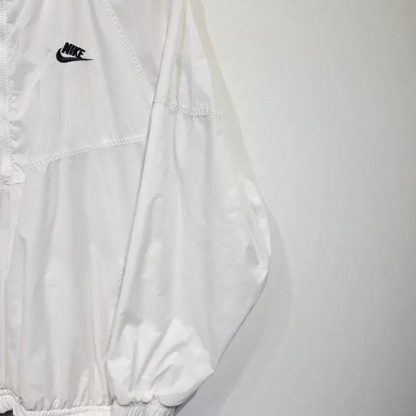 [SOLD OUT] 나이키(NIKE) 화이트 하프집업 아노락 바람막이