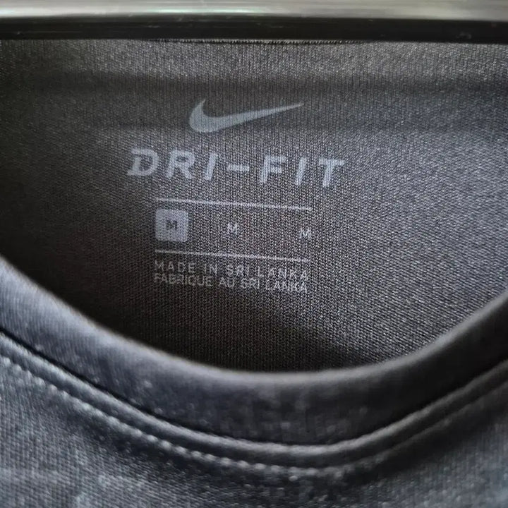 [BUNJANG] Nike Dri-FIT Short Sleeve T-Shirt (Size M) / [M]나이키 드라이핏 기능성 반팔티셔즈