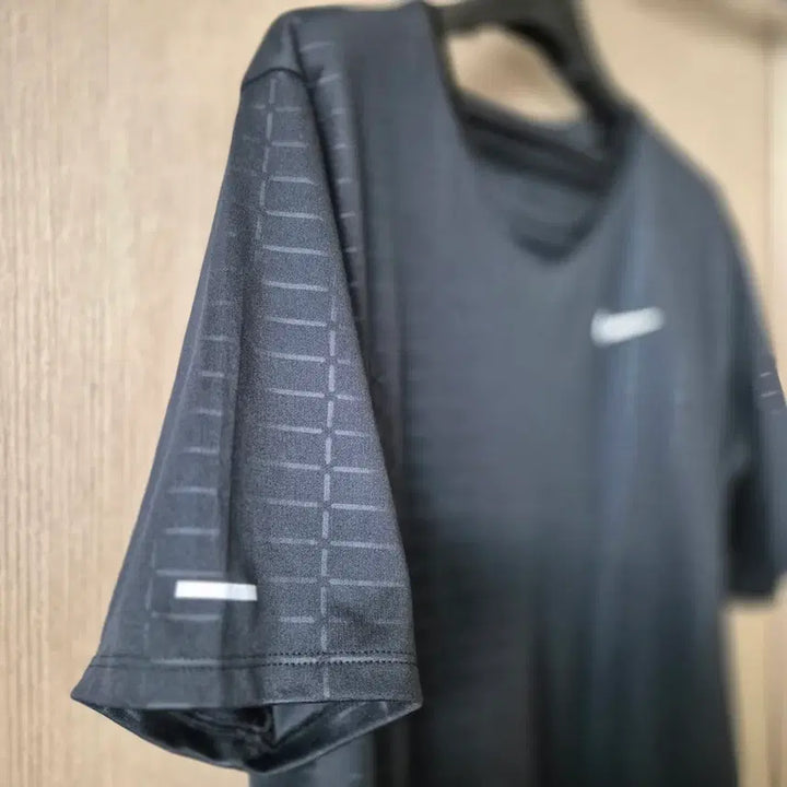 [BUNJANG] Nike Dri-FIT Short Sleeve T-Shirt (Size M) / [M]나이키 드라이핏 기능성 반팔티셔즈
