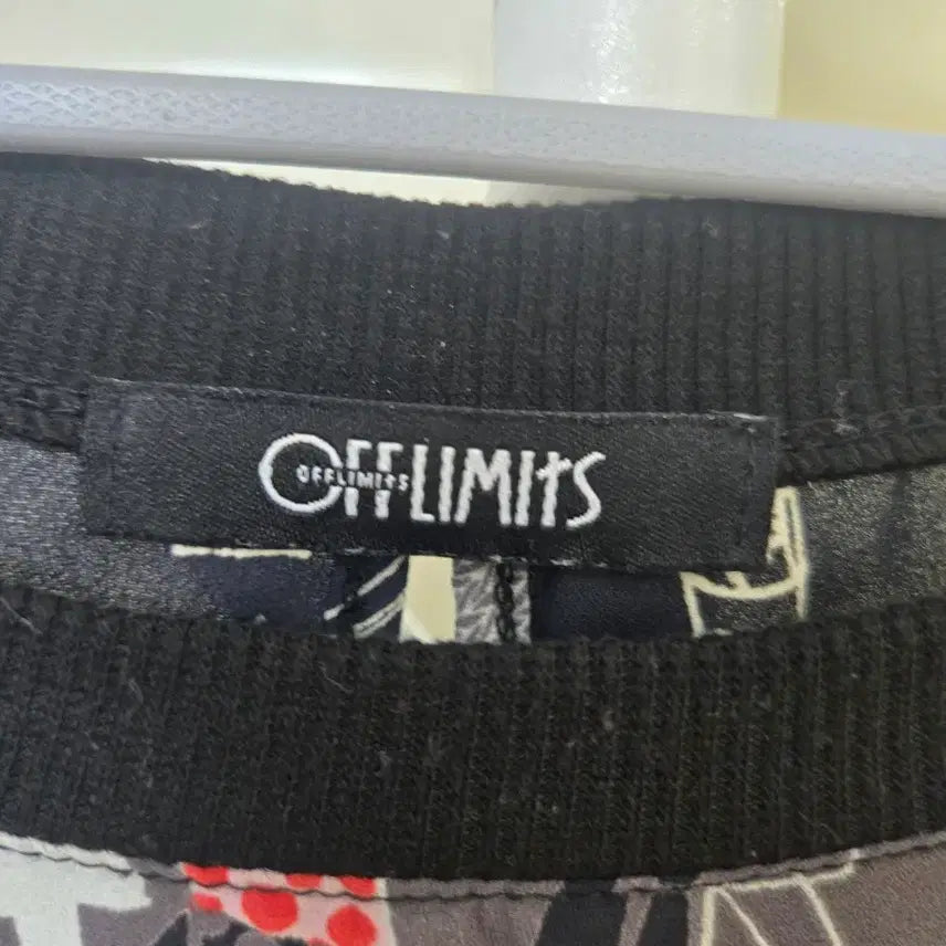 [BUNJANG] OFFLIMITS Pattern 3/4 Sleeve Blouse / OFFLIMITS 패턴 블라우스 칠부