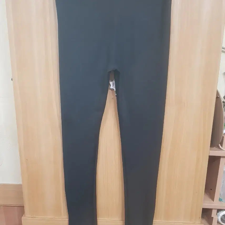 [BUNJANG] Black Leggings Pants with Zipper Detail / 블랙 레깅스 바지 (밑단 지퍼)25~26