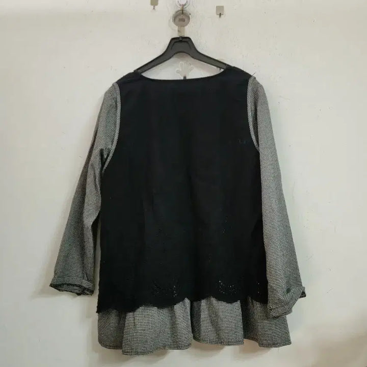 [BUNJANG] Black Layered Check Long Blouse / 블랙 레이어드 체크 롱 블라우스