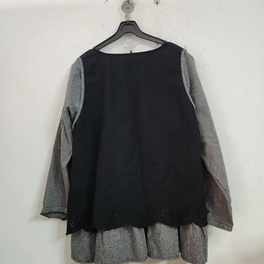 [BUNJANG] Black Layered Check Long Blouse / 블랙 레이어드 체크 롱 블라우스