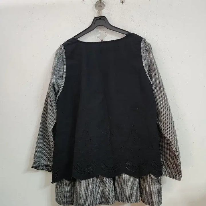 [BUNJANG] Black Layered Check Long Blouse / 블랙 레이어드 체크 롱 블라우스