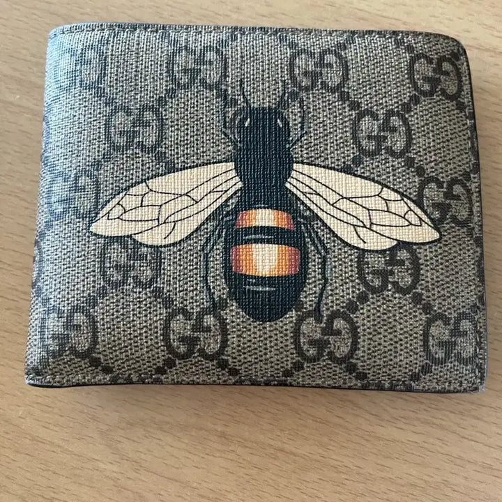 [BUNJANG] Gucci GG Supreme Bee Cardholder / 구찌 GG 수프림 꿀벌 카드지갑