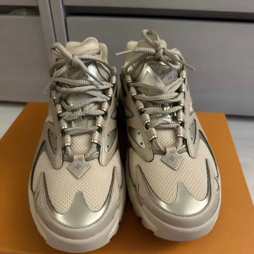 [BUNJANG] Louis Vuitton Runner Tactic Sneakers Size 8 / 루이비통 러너 태틱 8사이즈