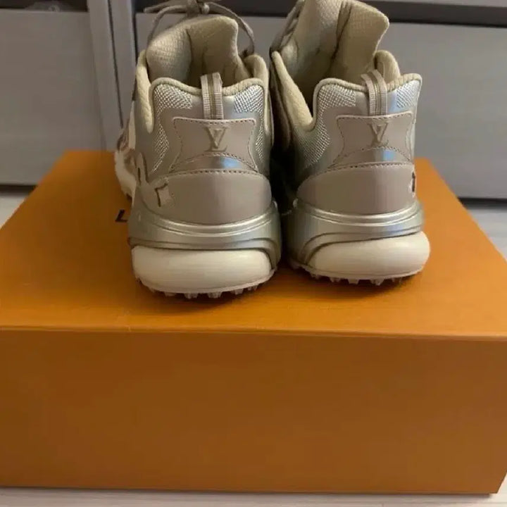 [BUNJANG] Louis Vuitton Runner Tactic Sneakers Size 8 / 루이비통 러너 태틱 8사이즈