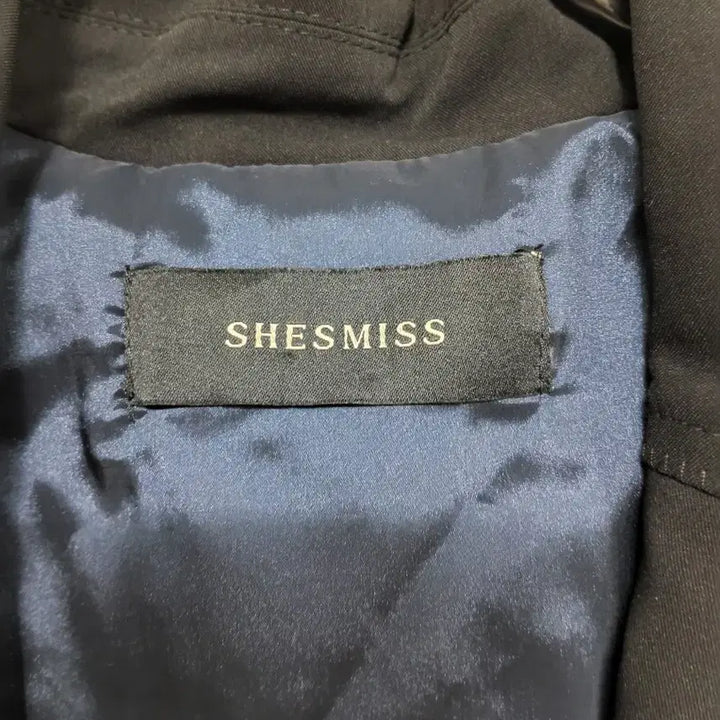 [BUNJANG] SHESMISS Black Long Coat / SHESMISS 블랙 롱 코트.260501