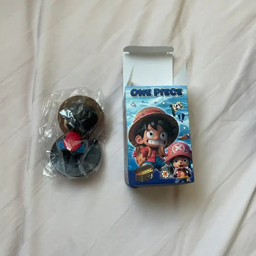 [BUNJANG] One Piece Wobbly Pirate Ship Luffy &amp; Chopper Set (New) / 원피스 흔들흔들 해적선 루피 쵸파 세트 새상품