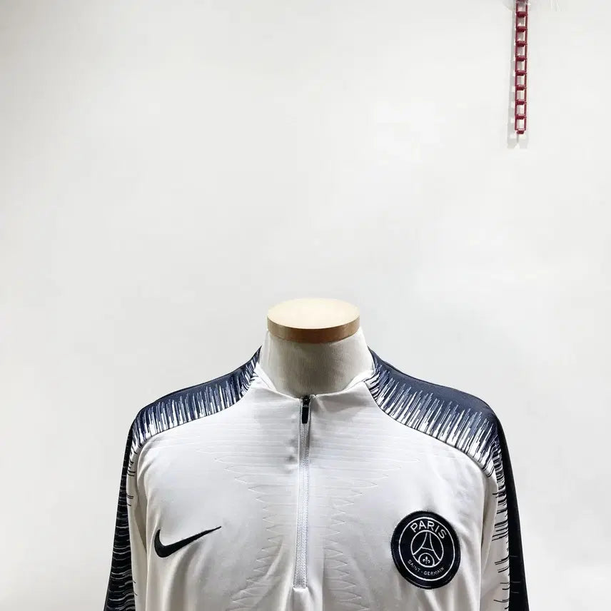 [SOLD OUT] 나이키 베이퍼니트 하프집업 티셔츠 M 진스센스