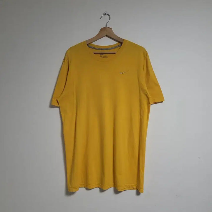 [BUNJANG] Nike Swoosh Short Sleeve T-Shirt Yellow / (L) NIKE 나이키 스우시 반팔 티셔츠 옐로우