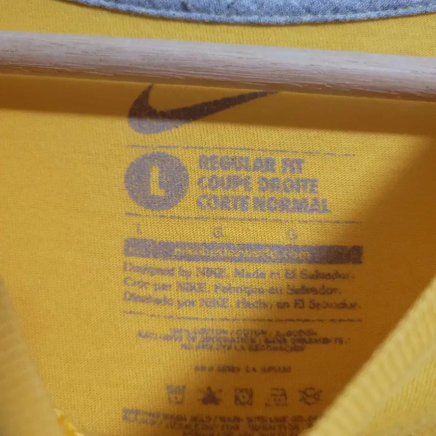 [BUNJANG] Nike Swoosh Short Sleeve T-Shirt Yellow / (L) NIKE 나이키 스우시 반팔 티셔츠 옐로우