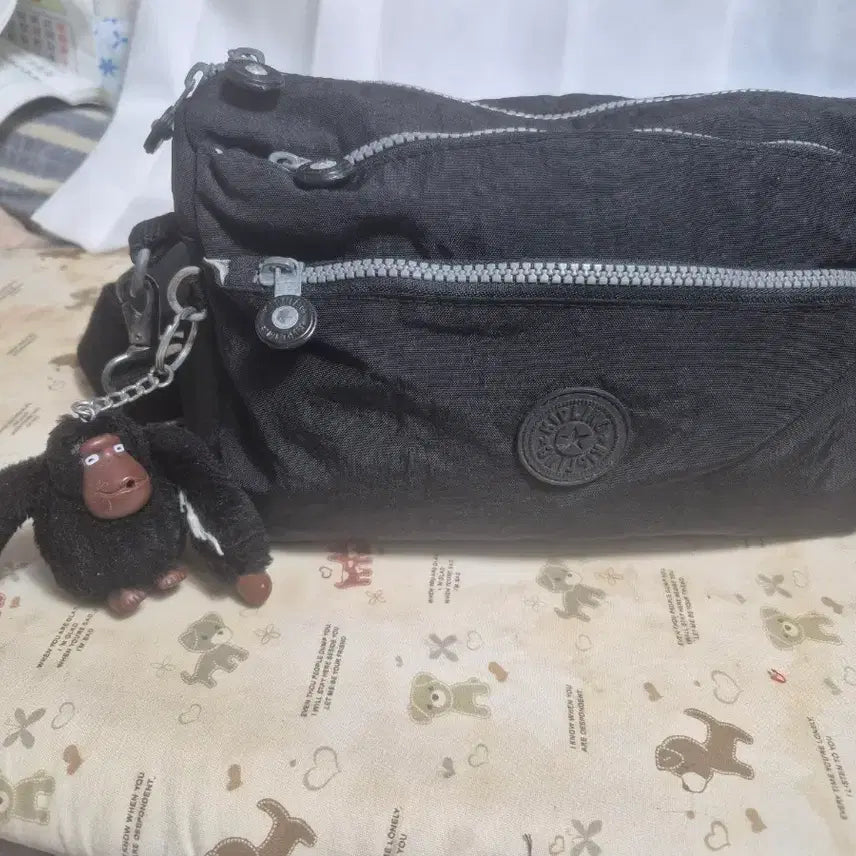[BUNJANG] Kipling Black Mini Crossbody Bag with Keychain / 키플링 블랙 미니 크로스백 + 키링
