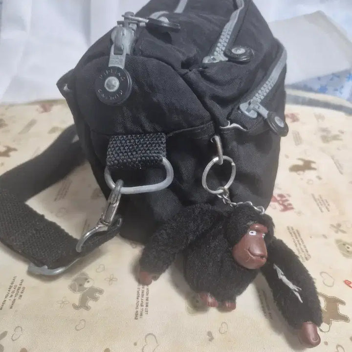 [BUNJANG] Kipling Black Mini Crossbody Bag with Keychain / 키플링 블랙 미니 크로스백 + 키링